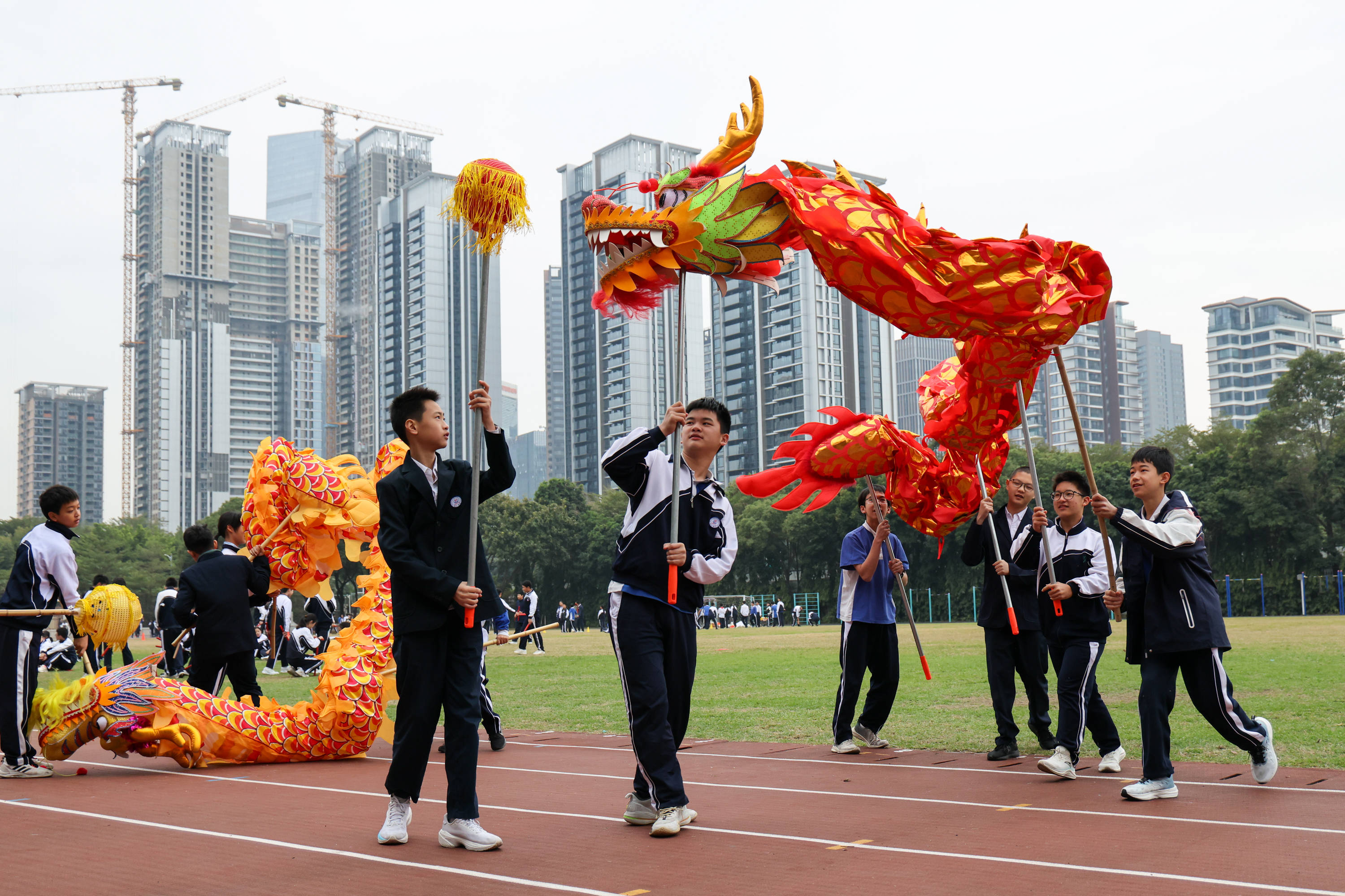 皇冠APP下载_新闻分析：深圳如何让上万中小学生摘掉“小眼镜”