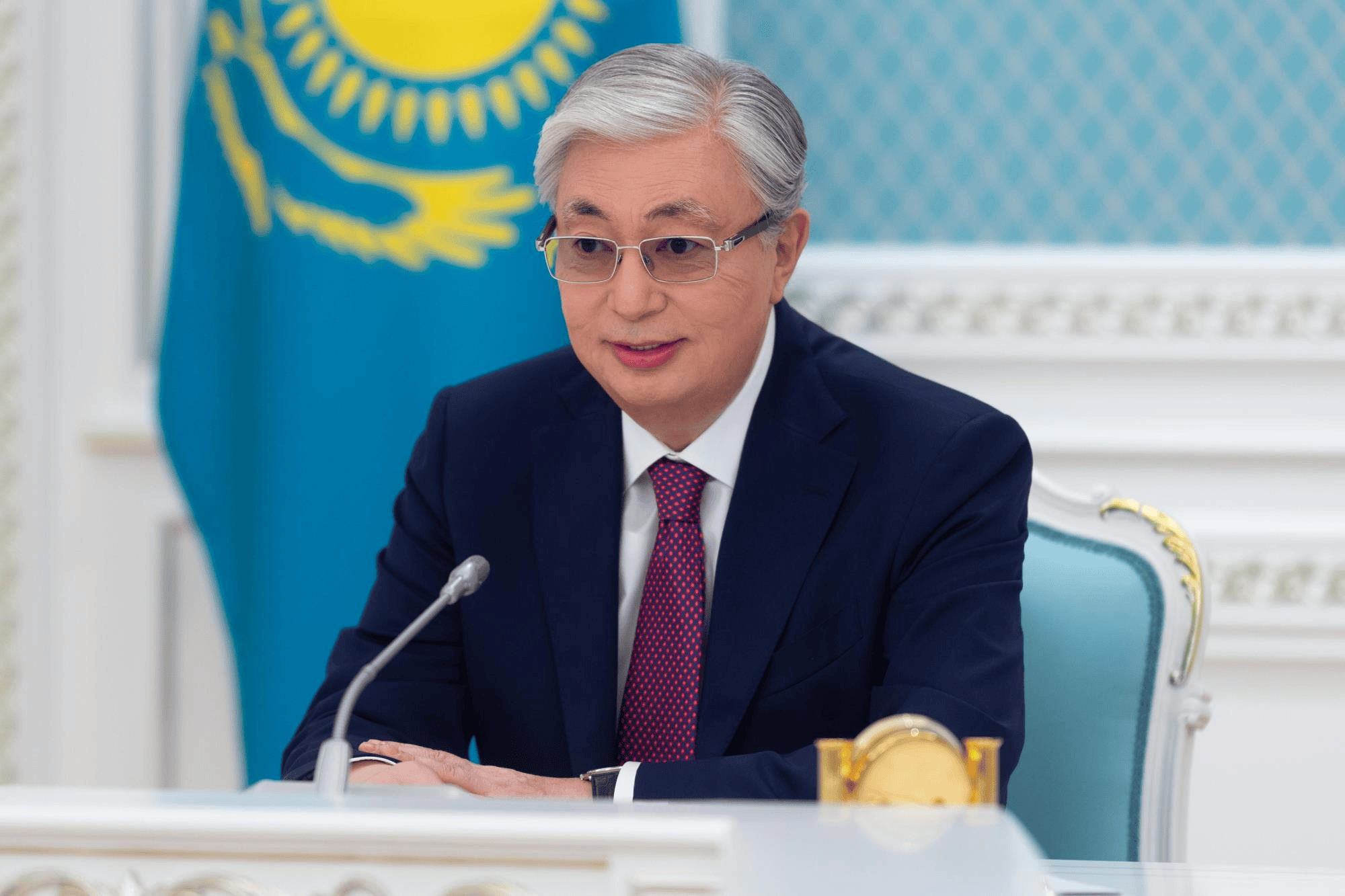 皇冠信用开号_早安!世界丨泽连斯基：乌克兰决定开放武器出口；美国正式公告：征收欧盟汽车15%关税