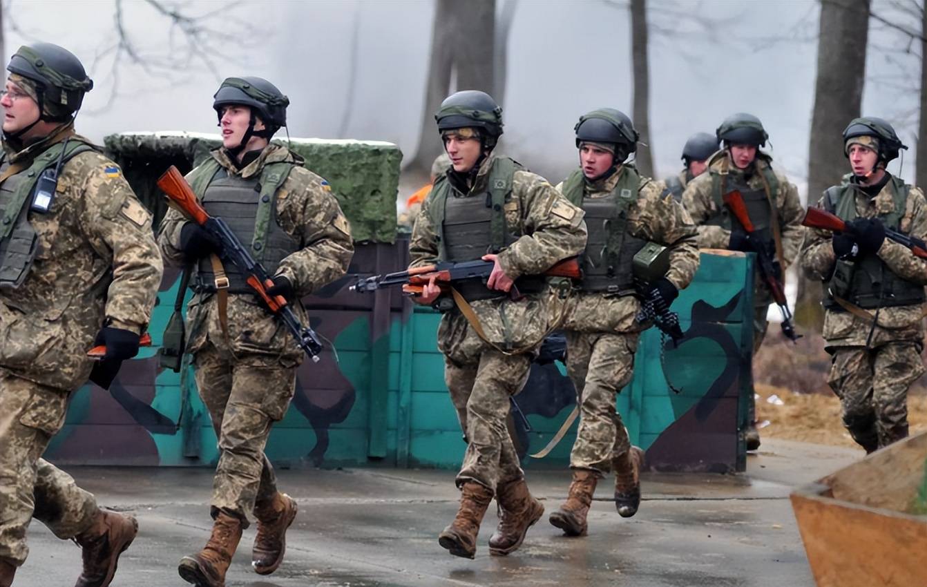 哈萨克斯坦超级联赛_波兰开始甩锅哈萨克斯坦超级联赛，放行中欧班列后，波兰再次出击，中国迎接挑战