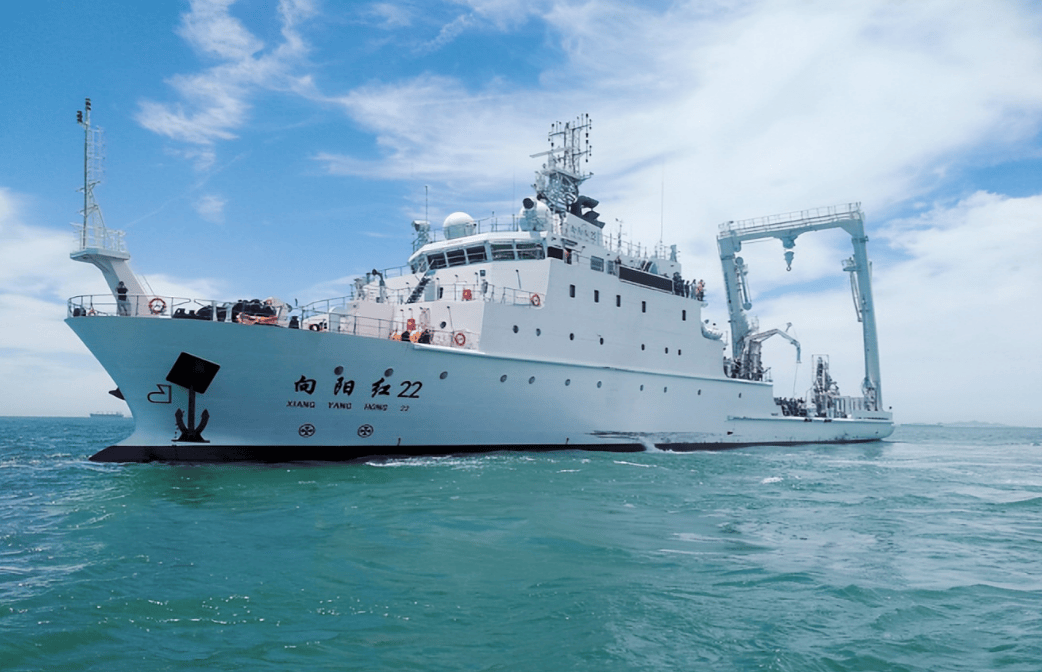 皇冠登3管理出租_中国大驱赴钓鱼岛皇冠登3管理出租，日方喊话数次无果，眼睁睁看中方投下不明物体