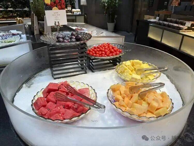 皇冠信用网怎么弄_上海五星级酒店皇冠信用网怎么弄，突然大排长龙！25元装满满一盒，菜品可自选，市民直呼划算