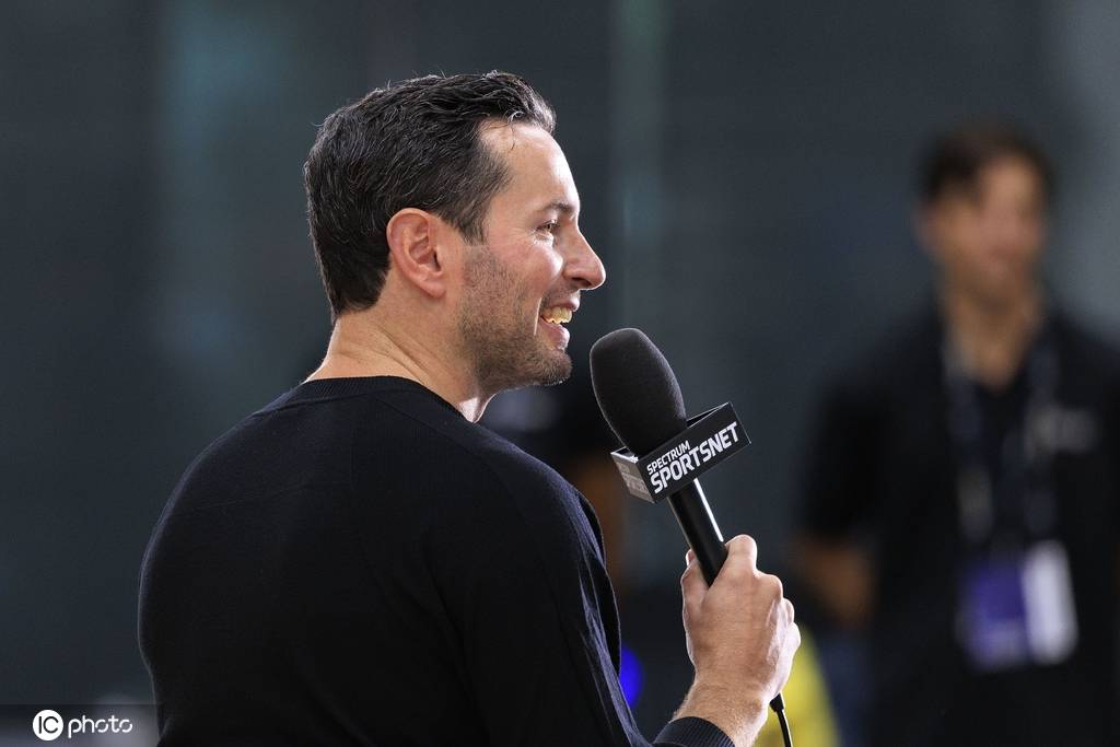 皇冠信用网_湖人将帅回应詹姆斯广告事件 雷迪克:你们都是傻子皇冠信用网？