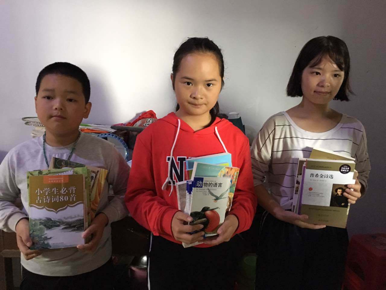 皇冠2登录welcome_那个让老师骄傲的“调皮”班级！30年同学聚会皇冠2登录welcome，还伴有一封来自贵州的感谢信