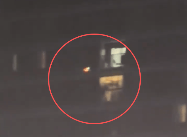 皇冠信用网
_浙江女子洗完澡一抬头皇冠信用网
，发现窗外竟停着一架无人机，整个人都懵掉了！怀疑被偷拍，连忙报警！