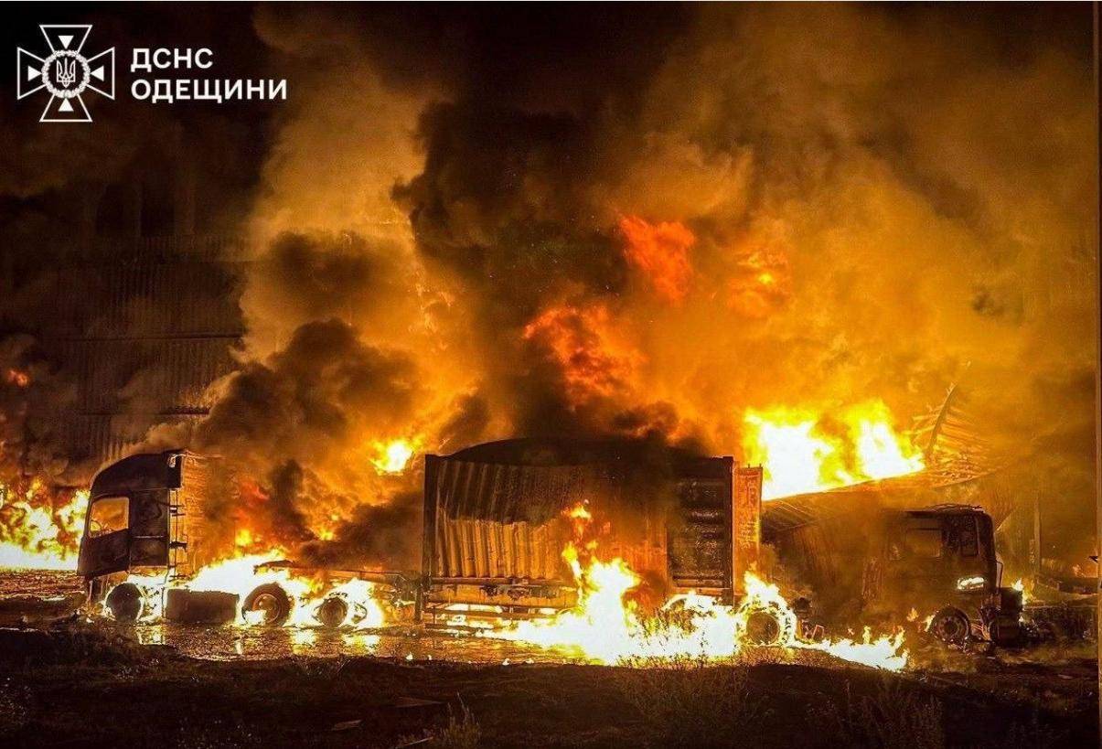 皇冠信用盘代理
_炸了一夜皇冠信用盘代理
，俄军大轰炸，基辅大停电：俄乌战争3年，普京太仁慈了