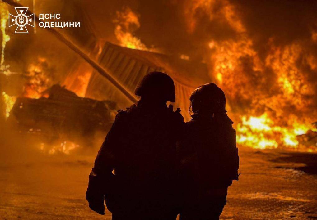 皇冠信用盘代理
_炸了一夜皇冠信用盘代理
，俄军大轰炸，基辅大停电：俄乌战争3年，普京太仁慈了