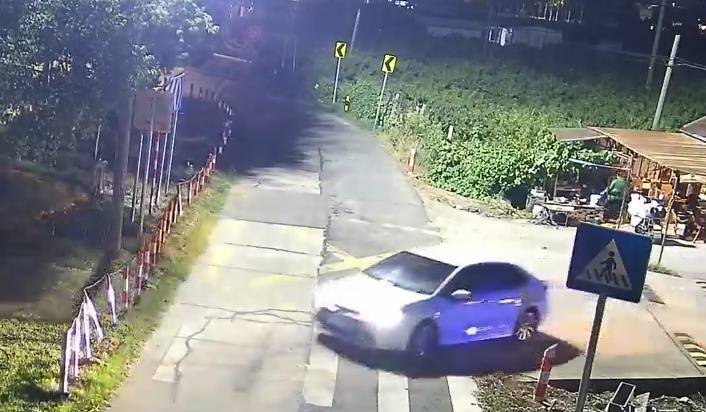 皇冠信用網可以占几成
_浙江一姑娘以奶茶为记号皇冠信用網可以占几成
，竟然在草丛里藏了11万现金！