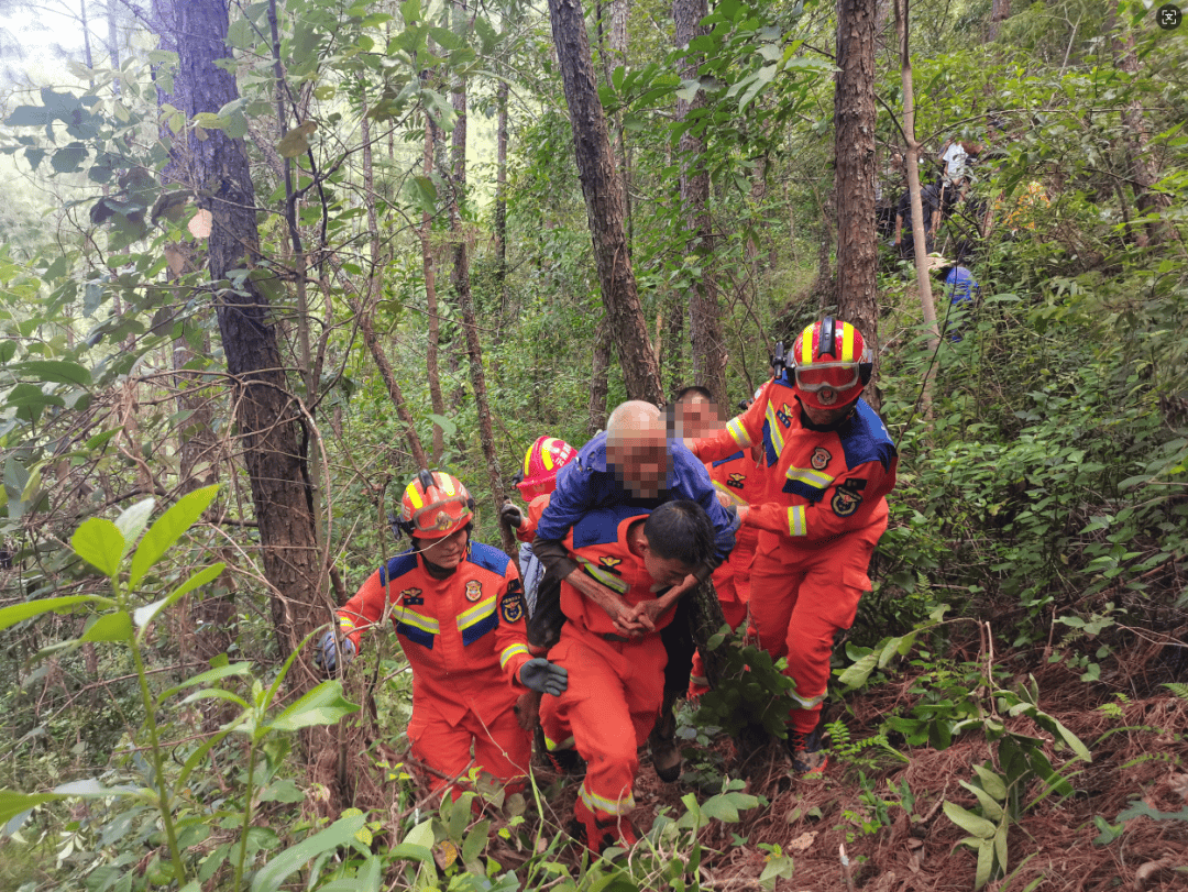 皇冠登3新2管理
_93岁老人进山失联皇冠登3新2管理
，两天后发现他倒挂在树杈上苦撑……
