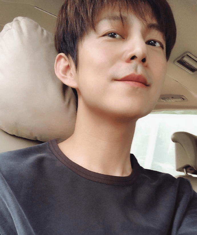 皇冠皇冠信用平台
_51岁何炅坦言：精力大不如前皇冠皇冠信用平台
，我现在特别痛苦，又近视又老花