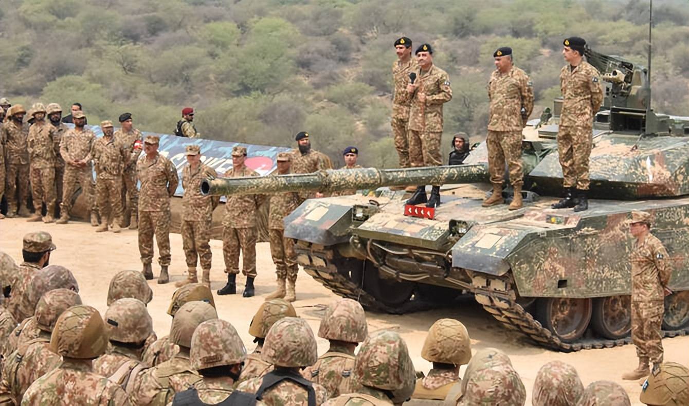 皇冠皇冠代理平台
_终于被巴铁打疼了皇冠皇冠代理平台
，阿富汗将袭击枭龙和歼-10，特朗普喊话他要管