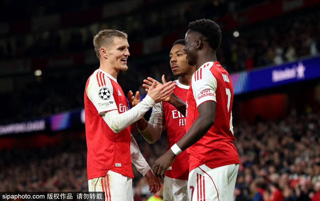 皇冠信用网登3代理申请
_观战台：利物浦大战曼联+拜仁火拼多特 阿森纳冲五连胜