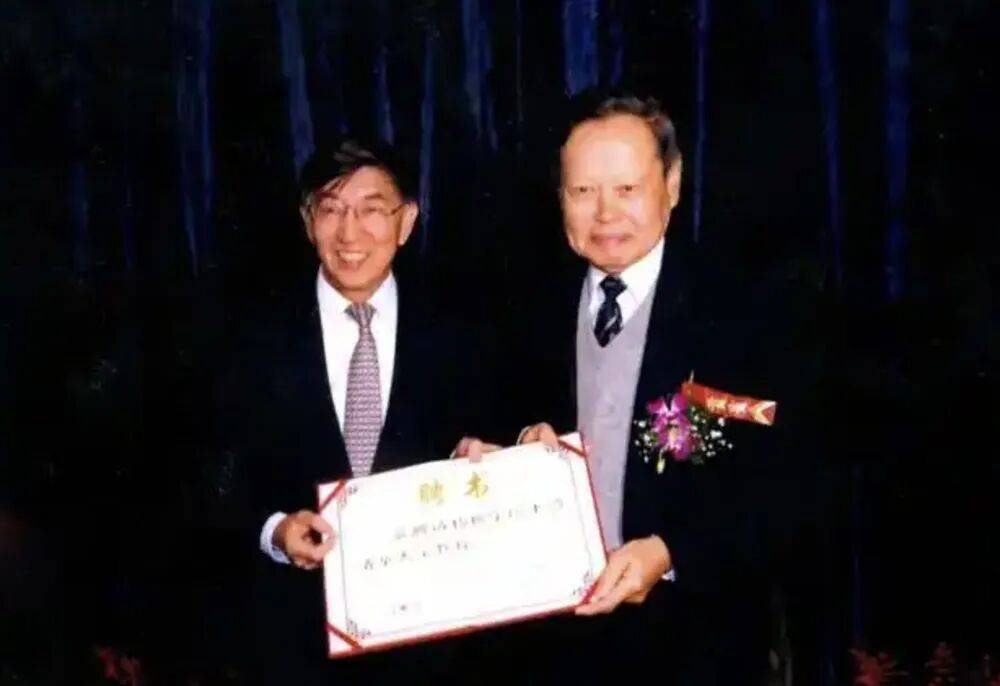 皇冠信用网口出租
_“大先生”千古皇冠信用网口出租
，杨振宁的一生