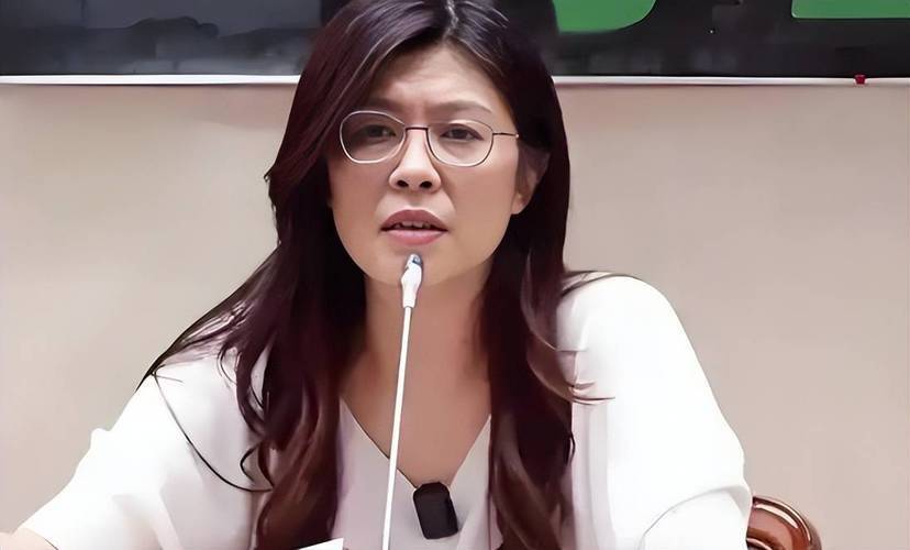 皇冠信用盘会员
_两岸和平统一还远吗？登机赴京前皇冠信用盘会员
，郑丽文公布人事名单，朱立伦回应特殊，不准打破惯例！