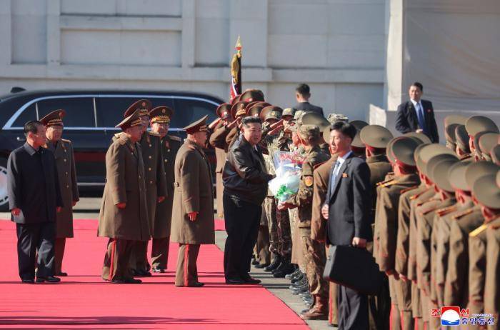 世界杯足球出租平台
_金正恩视察第十一军（图）世界杯足球出租平台
，韩媒：系朝鲜最精锐特种部队