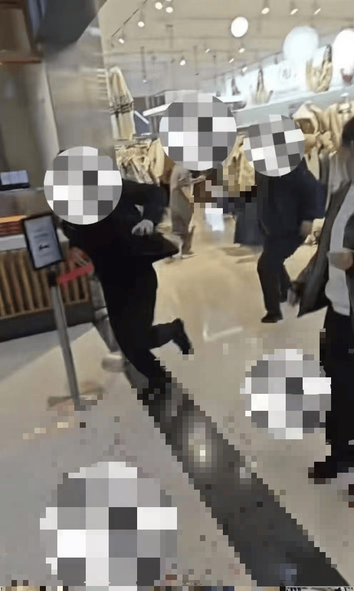 世界杯平台返点
_许昌胖东来生活广场内突发伤人事件世界杯平台返点
，多方回应