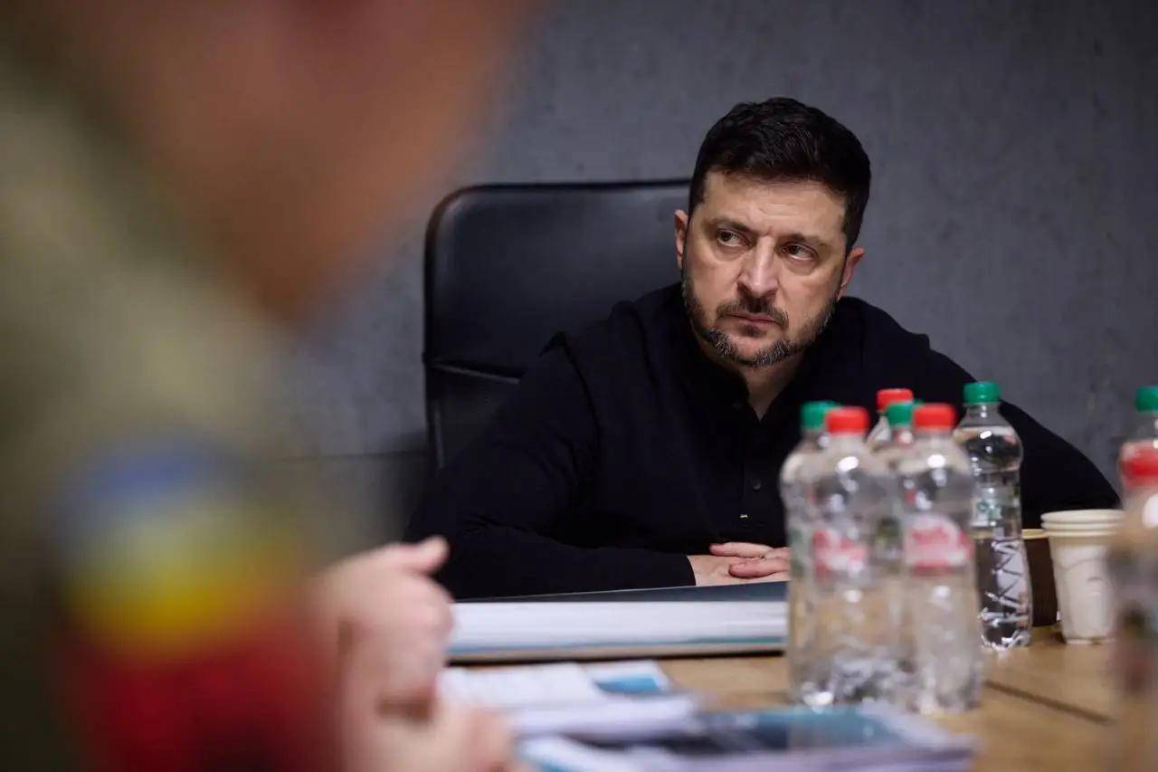 皇冠信用盘会员开户申请
_俄军夺取85%红军城皇冠信用盘会员开户申请
,泽连斯基大势已去,俄媒:又开始寻找替罪羊