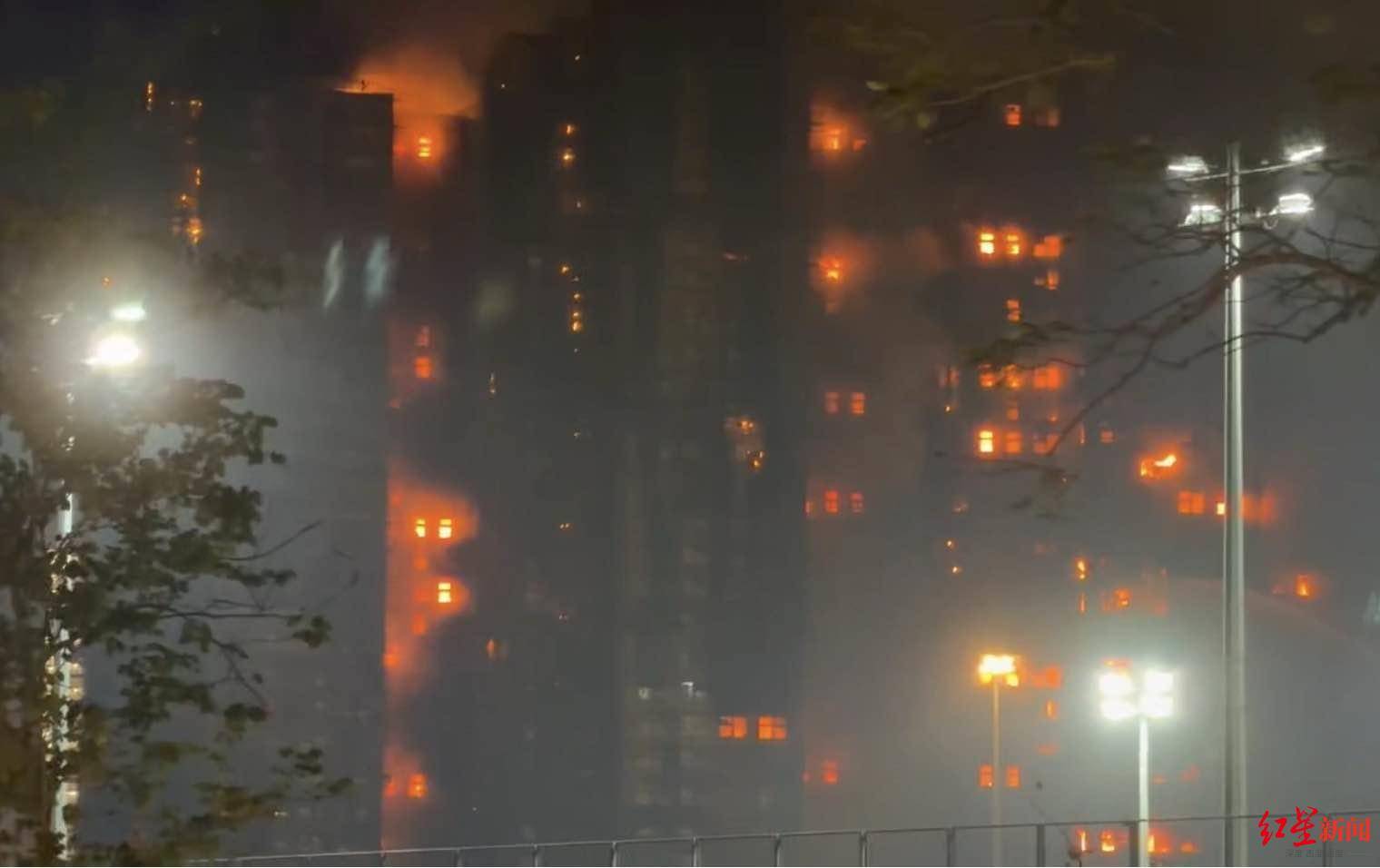 皇冠体育盘
_4小时内火警连升三级的宏福苑：单户最大面积44.9平方米皇冠体育盘
，大维修启动超1年，业主称被困者老人较多