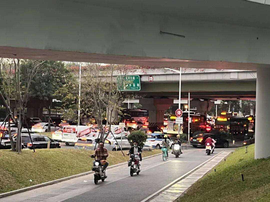 欧洲区附加赛C组_“等到车熄火”！深圳一主干道欧洲区附加赛C组，因封路导致拥堵！多部门研究疏解方案