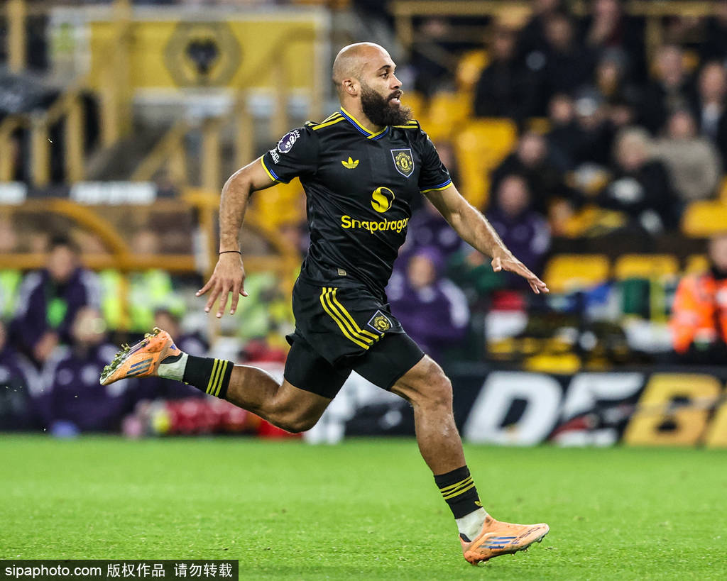 皇冠信用会员账号注册_英超-B费双响姆贝莫破门芒特建功 曼联4-1狼队升至第六