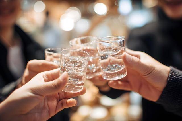 皇家苏斯达B队 vs 韦斯卡_男子喝三场酒后无证驾驶摩托车摔倒身亡皇家苏斯达B队 vs 韦斯卡，家属起诉买酒者、同饮者等索赔34万 法院判了