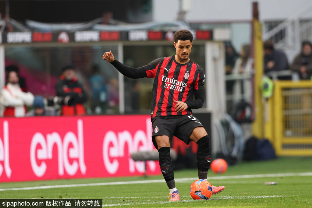 超新星vs里加
_米兰锁定19岁新星西迪基·谢里夫:转会背后的战术解析与未来展望