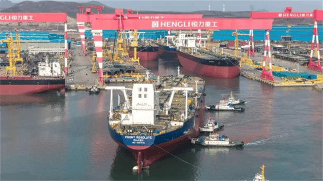 切尔西vs水晶宫
_比福建舰还大!4艘万吨巨船同时出坞切尔西vs水晶宫
,美这才明白,输给中国了