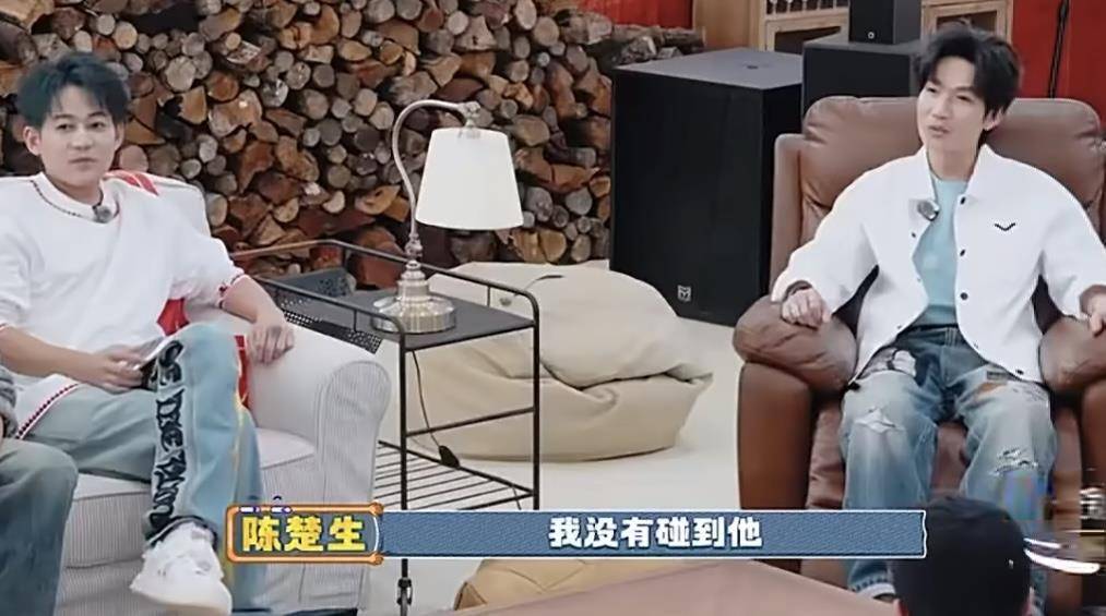 舒列夫 v 乌德勒支_张智霖、袁咏仪的儿子在《歌手2025》实习时给陈楚生做过“光替”舒列夫 v 乌德勒支，张智霖骄傲告诉陈楚生：儿子是学音乐的，乐器、创作、编曲都会，“比我厉害”