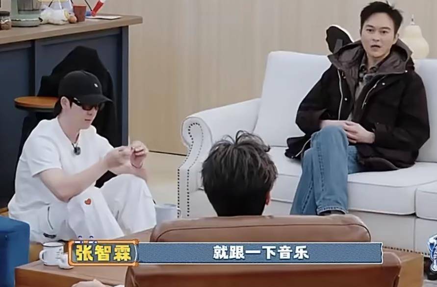 舒列夫 v 乌德勒支_张智霖、袁咏仪的儿子在《歌手2025》实习时给陈楚生做过“光替”舒列夫 v 乌德勒支，张智霖骄傲告诉陈楚生：儿子是学音乐的，乐器、创作、编曲都会，“比我厉害”