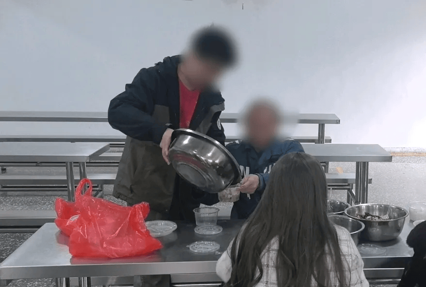 皇冠信用网平台
_公安部A级通缉犯在贵州狱中被揪出皇冠信用网平台
,隐瞒13年身份曝光:涉嫌贩卖毒品7500余克