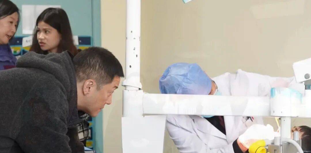 皇冠信用网出租_“给李亚鹏捐款”突然火了!众多网友涌入皇冠信用网出租,捐款已超1400万元