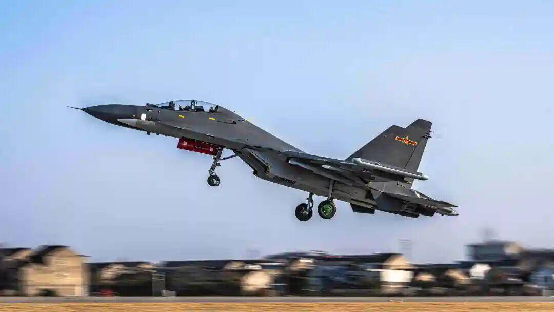 皇冠信用网账号注册_F35被苏30锁定获官方证实皇冠信用网账号注册,中国空军压倒性优势,F35暴露致命弱点