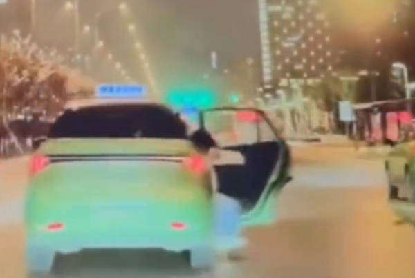 皇冠信用网账号申请
_“女子从行驶出租车跳下”皇冠信用网账号申请
,警方通报