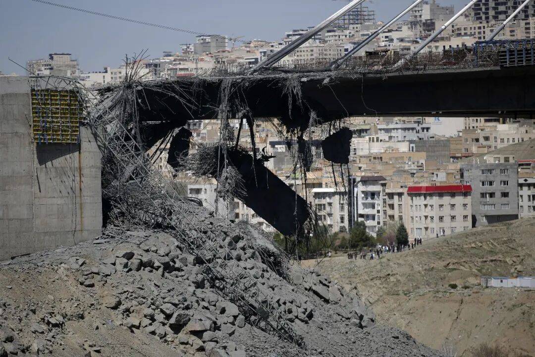 皇冠信用网会员开户申请_美军营救飞行员更多细节披露:在伊境内秘密修跑道皇冠信用网会员开户申请,特朗普放弃高尔夫看营救