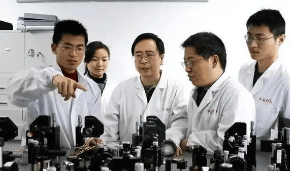 墨西哥超级联赛_美国赶走大批的中国科学家后墨西哥超级联赛，又聘用了印度专家，如今结果咋样？